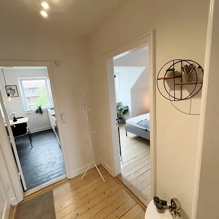1 Bedroom Beautique Apartment *